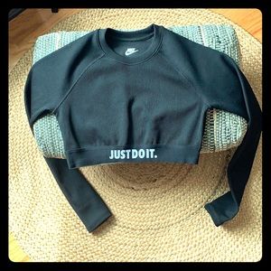 Cropped nike ribbed top